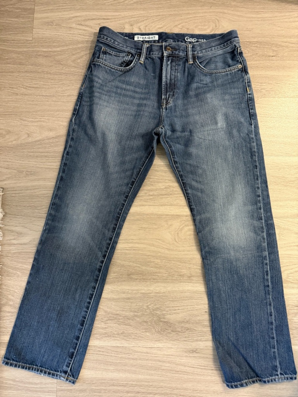 GAP Men's Straight Jeans in Medium Blue, 33x30